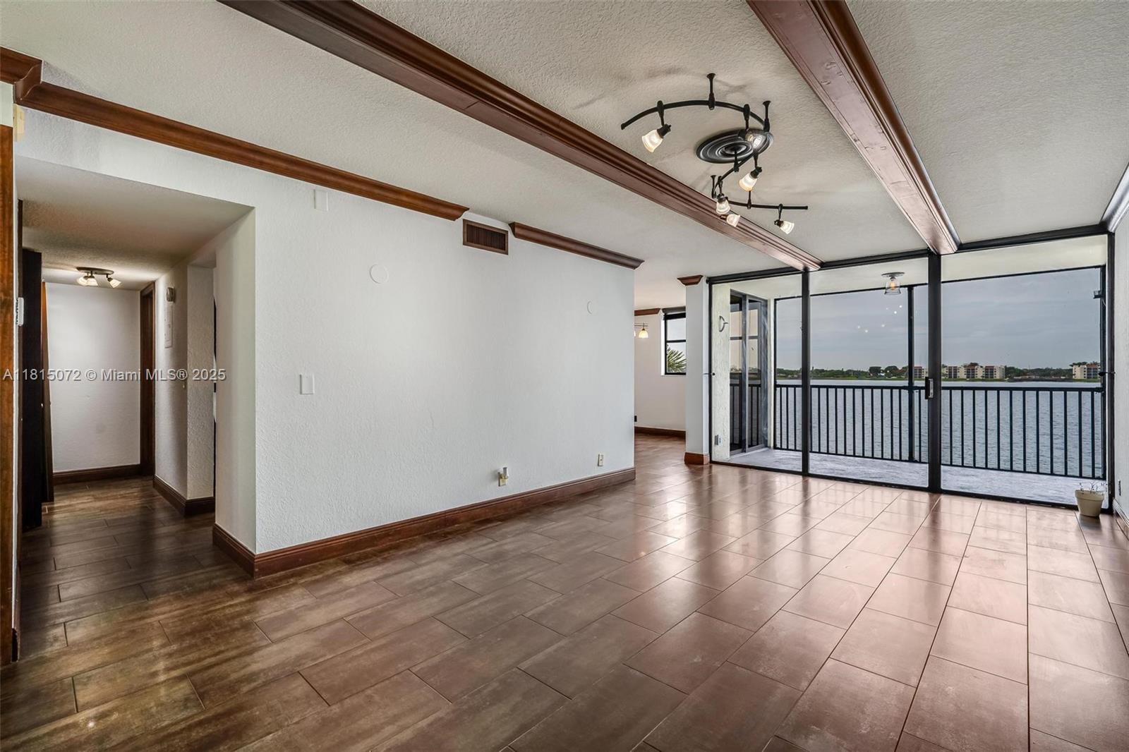 106 Lake Emerald Dr #210, Oakland Park, Florida image 2
