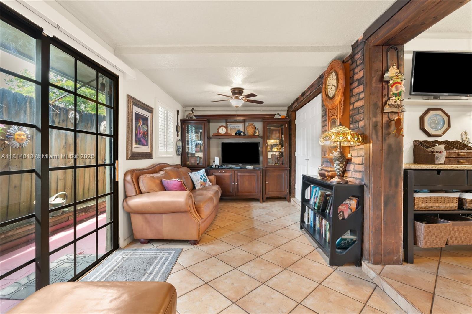 2472 Andros Ln, Fort Lauderdale, Florida image 11