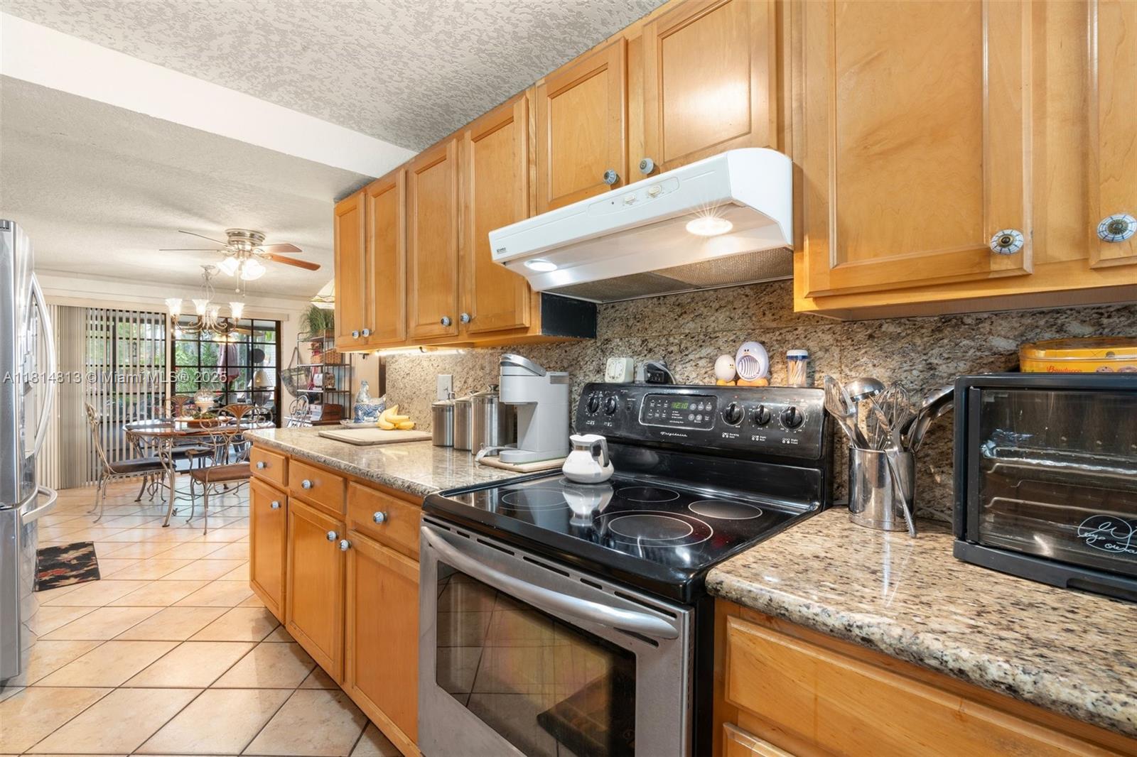 2472 Andros Ln, Fort Lauderdale, Florida image 5