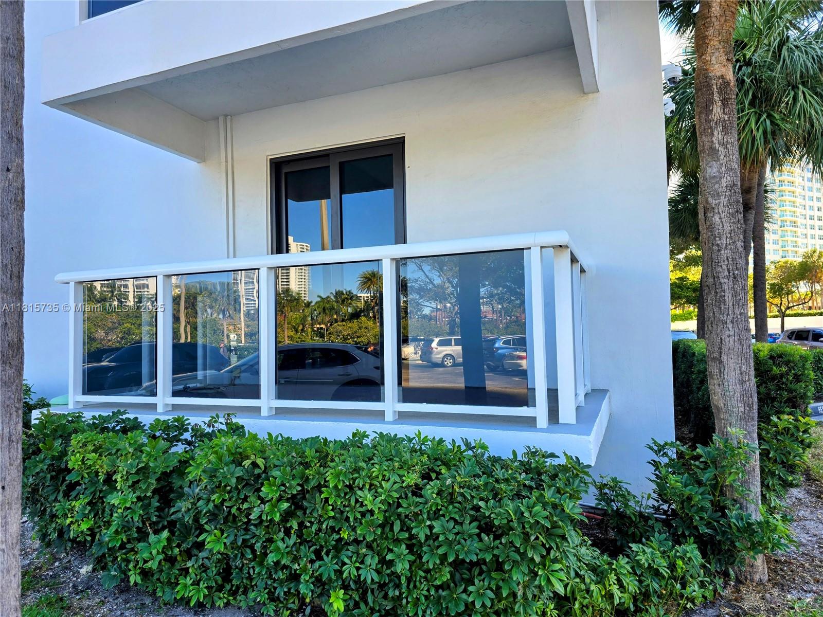 20505 E Country Club Dr #138, Aventura, Florida image 1