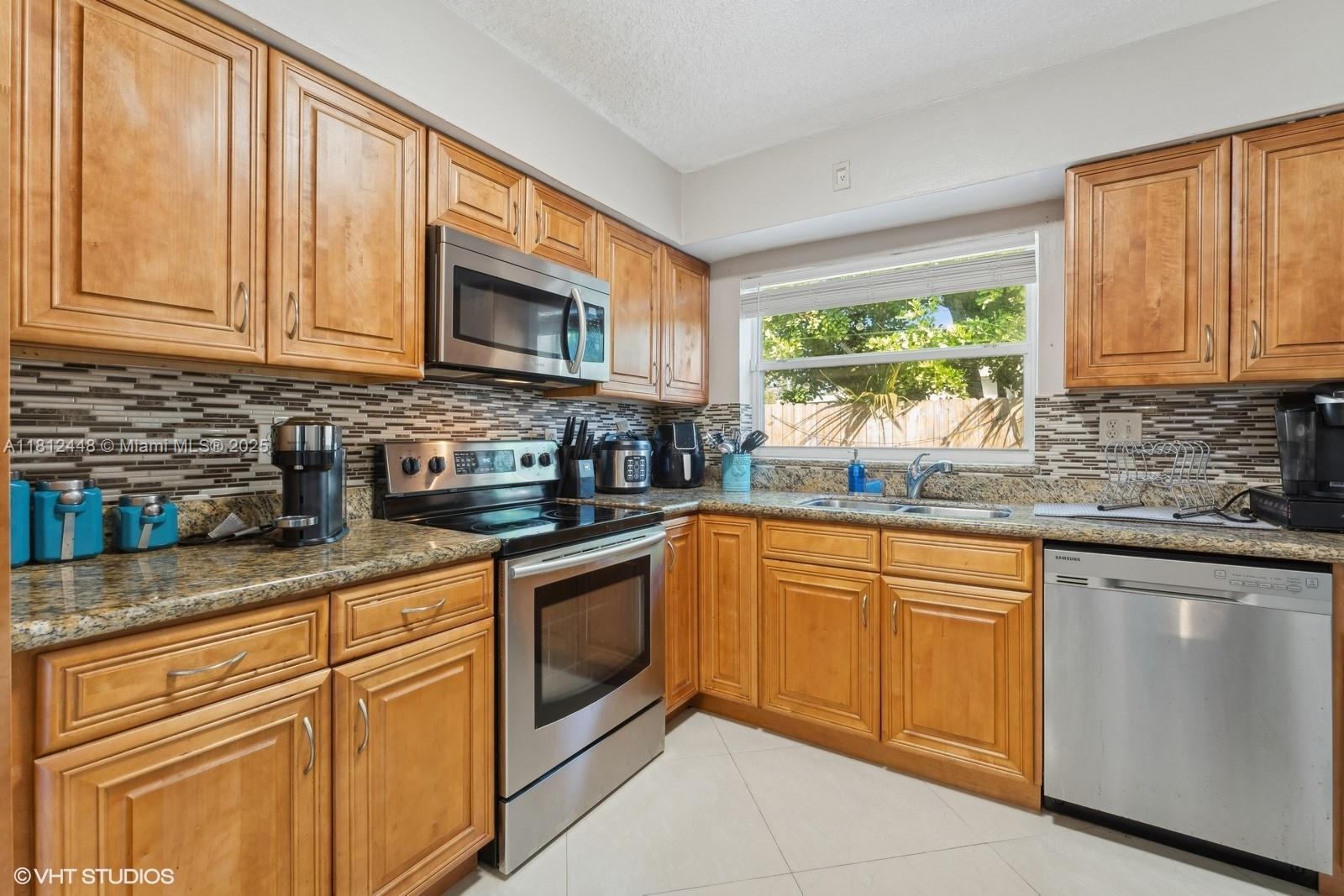 1831 SW 42nd Ter, Fort Lauderdale, Florida image 14