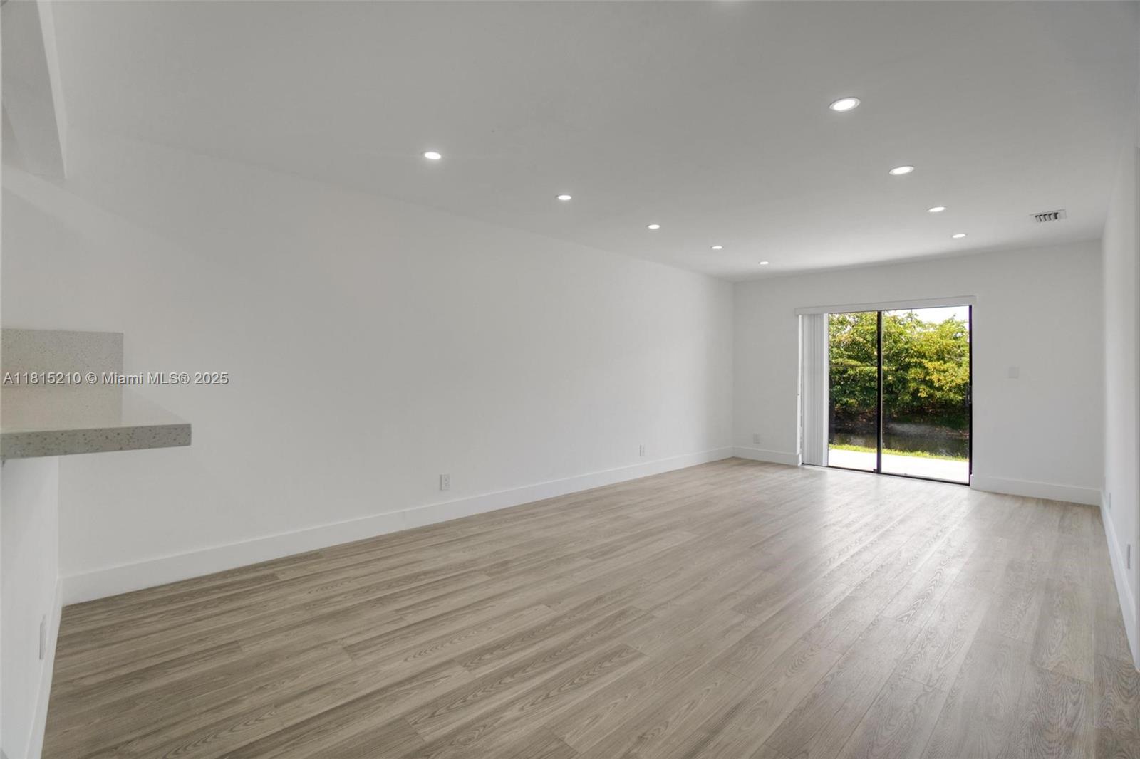 8041 NW 41st Ct, Sunrise, Florida image 12