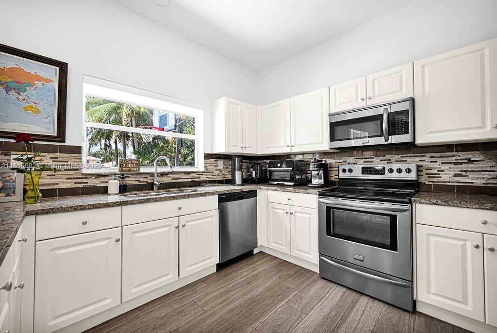 4007 Turquoise Trl, Weston, Florida image 10