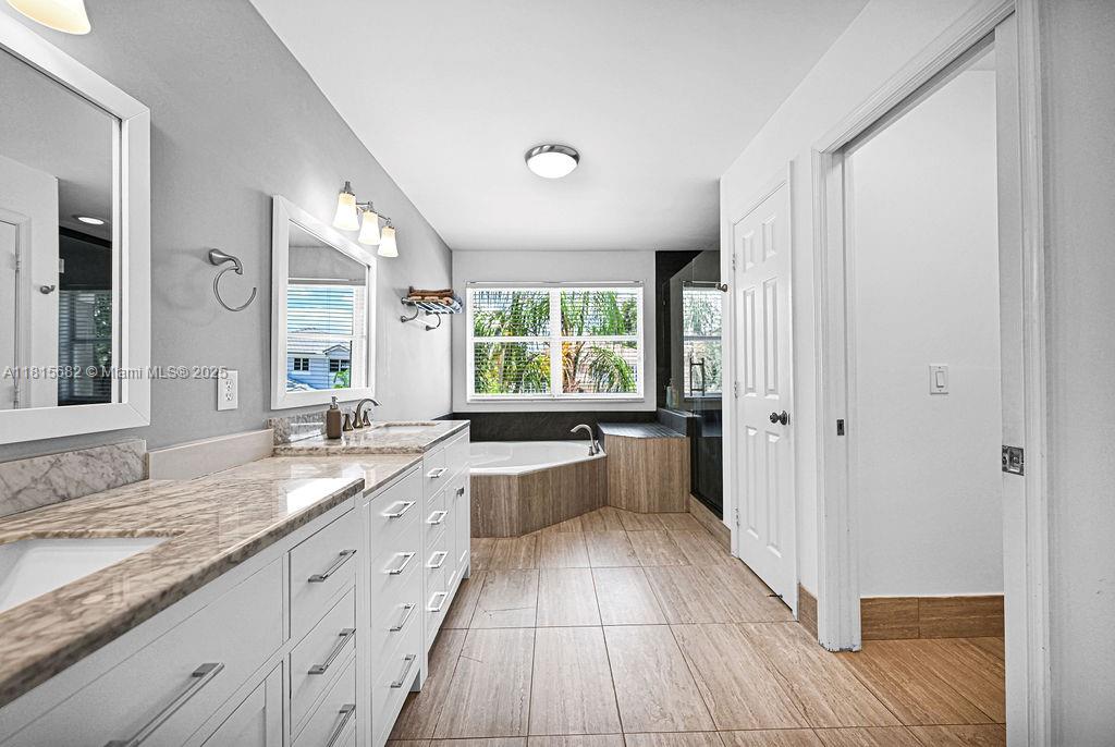 4007 Turquoise Trl, Weston, Florida image 24