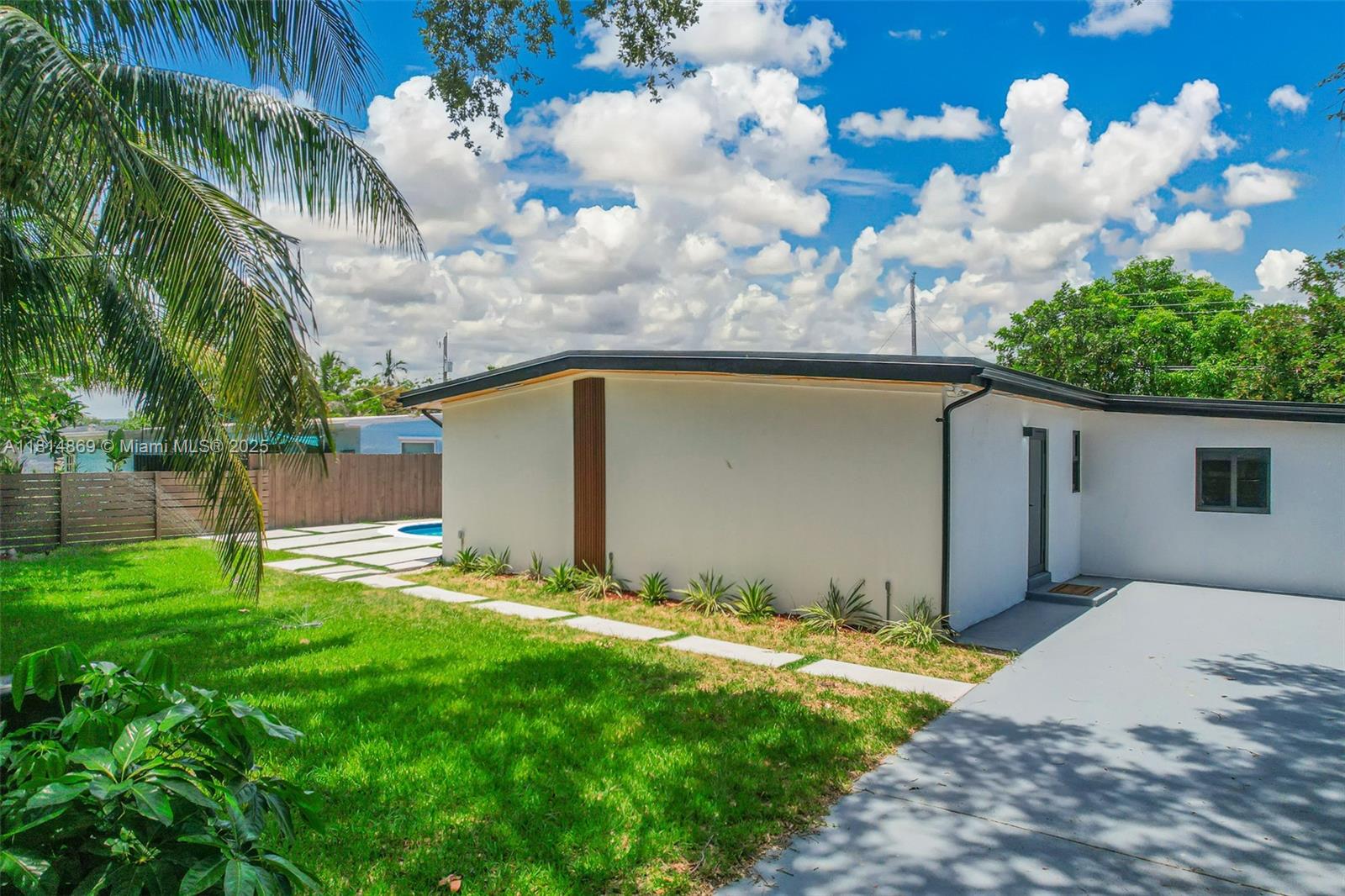 3105 SW 16th St, Fort Lauderdale, Florida image 2