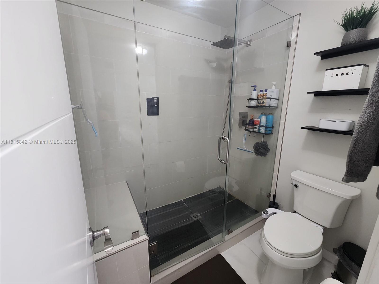 10875 NW 8th St, Pembroke Pines, Florida image 17
