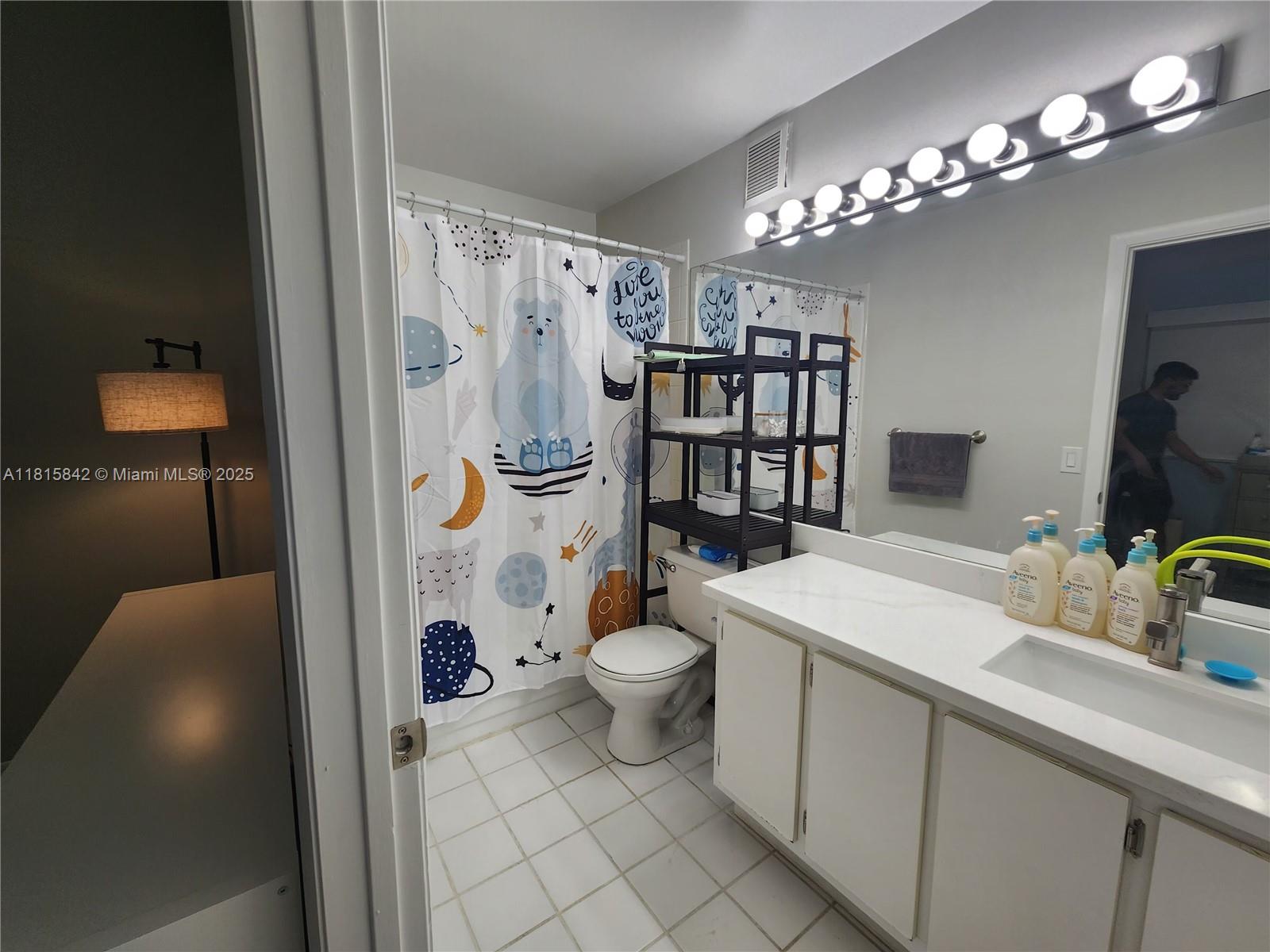 10875 NW 8th St, Pembroke Pines, Florida image 20