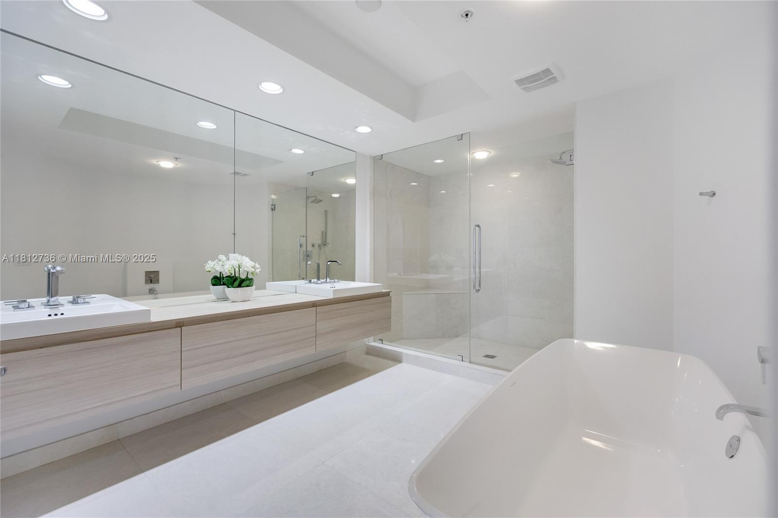 17301 Biscayne Blvd #605, North Miami Beach, Florida image 12
