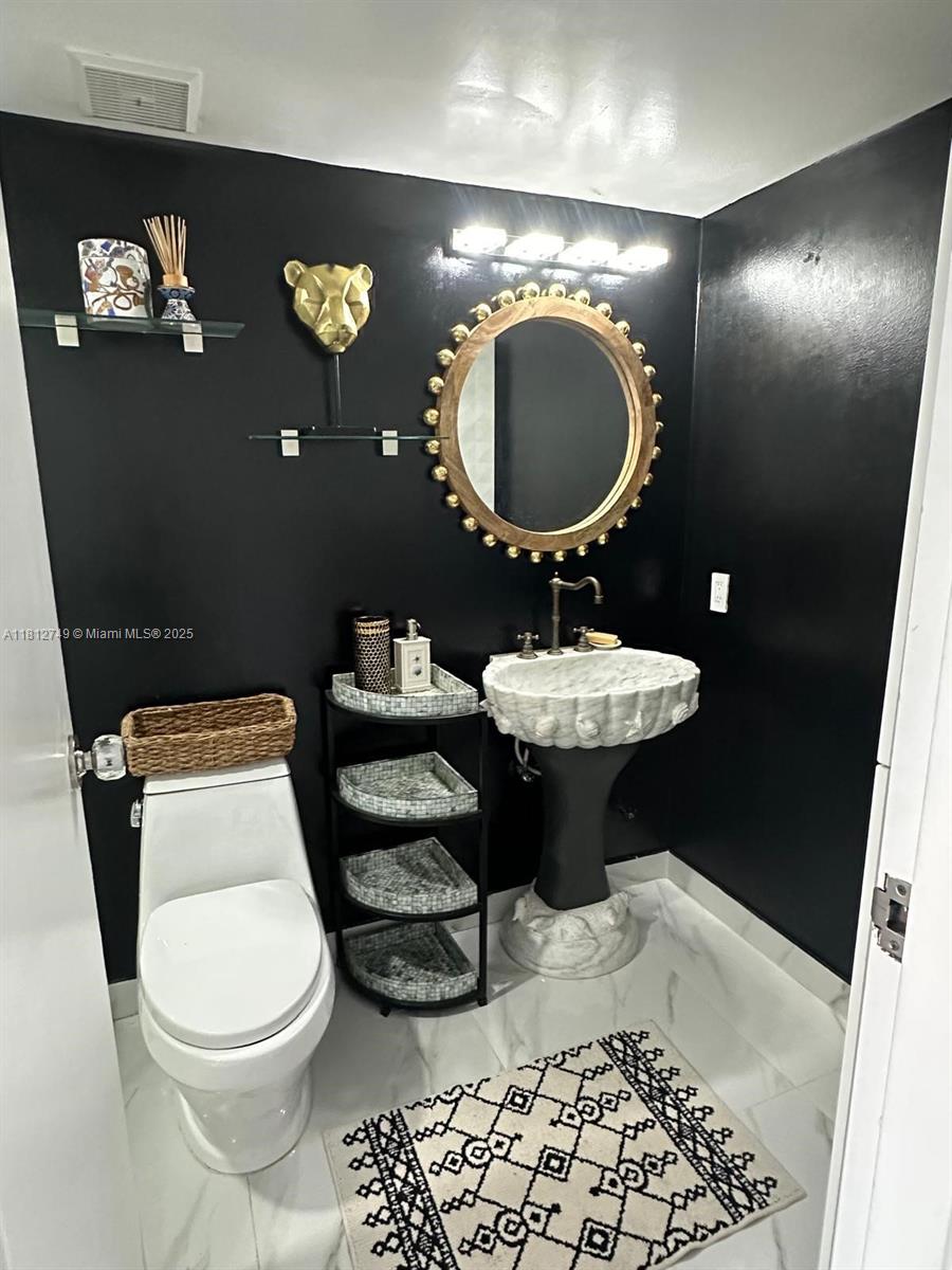 7601 E Treasure Dr #2022, North Bay Village, Florida image 11
