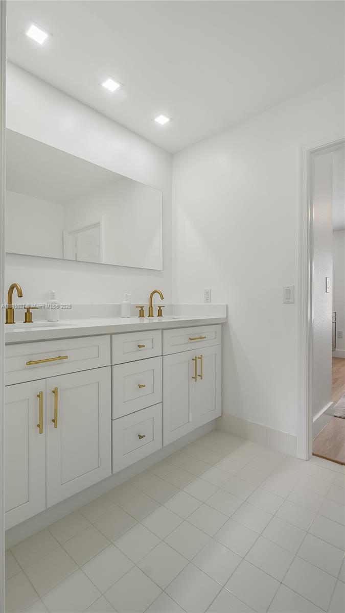 1981 NW 171st Ave, Pembroke Pines, Florida image 37