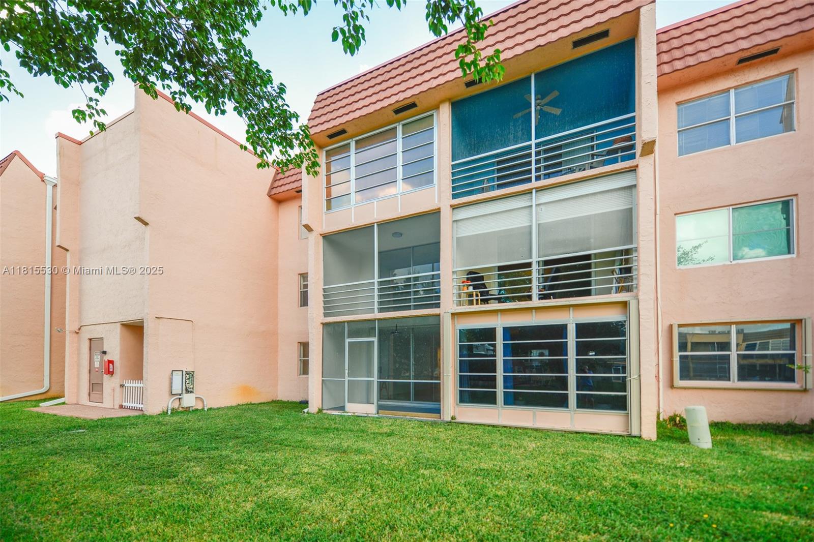 9601 Sunrise Lakes Blvd #106, Sunrise, Florida image 25