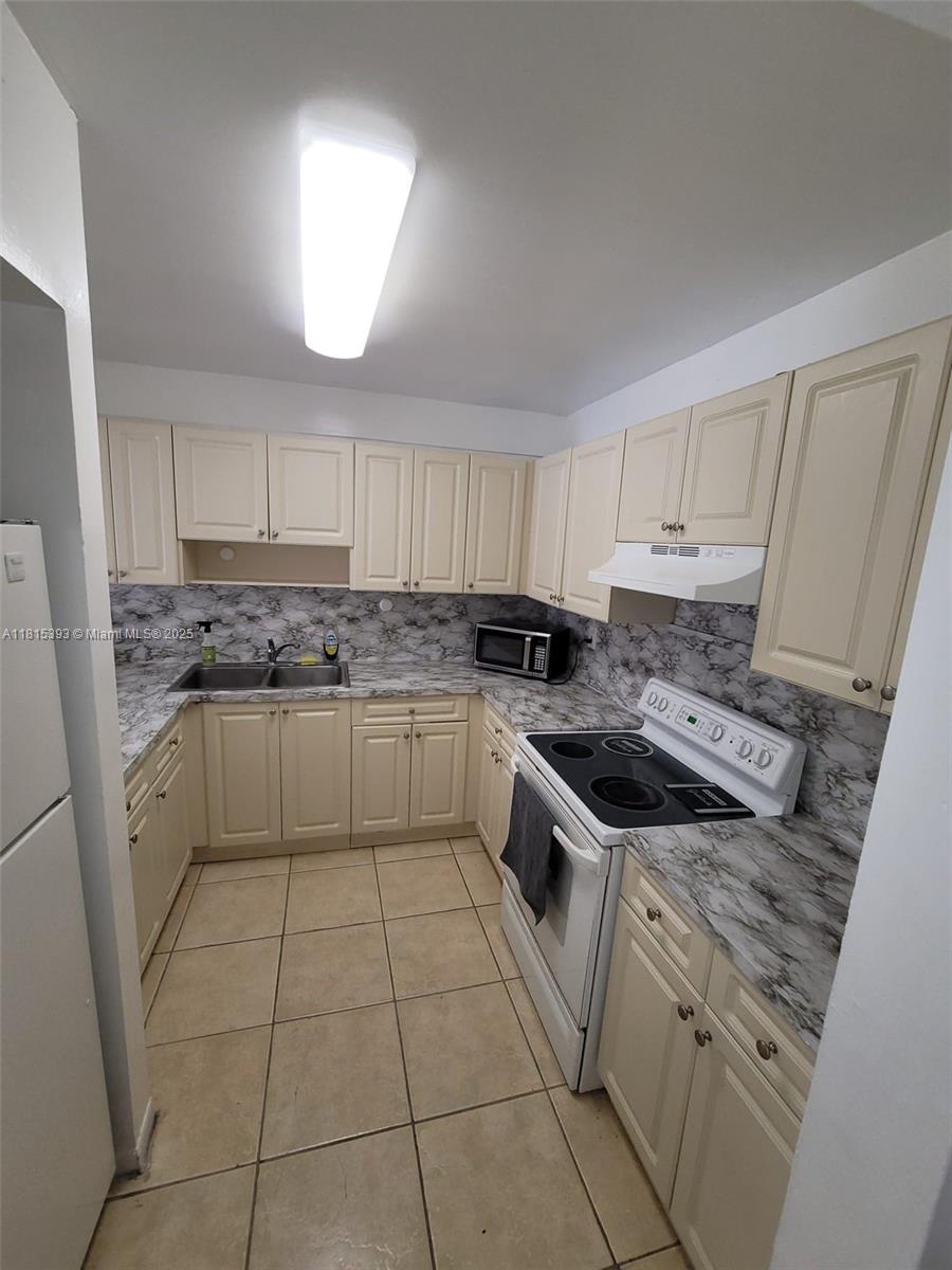 Property photo # 9