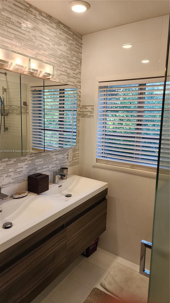 758 NE 95th St, Miami Shores, Florida image 8