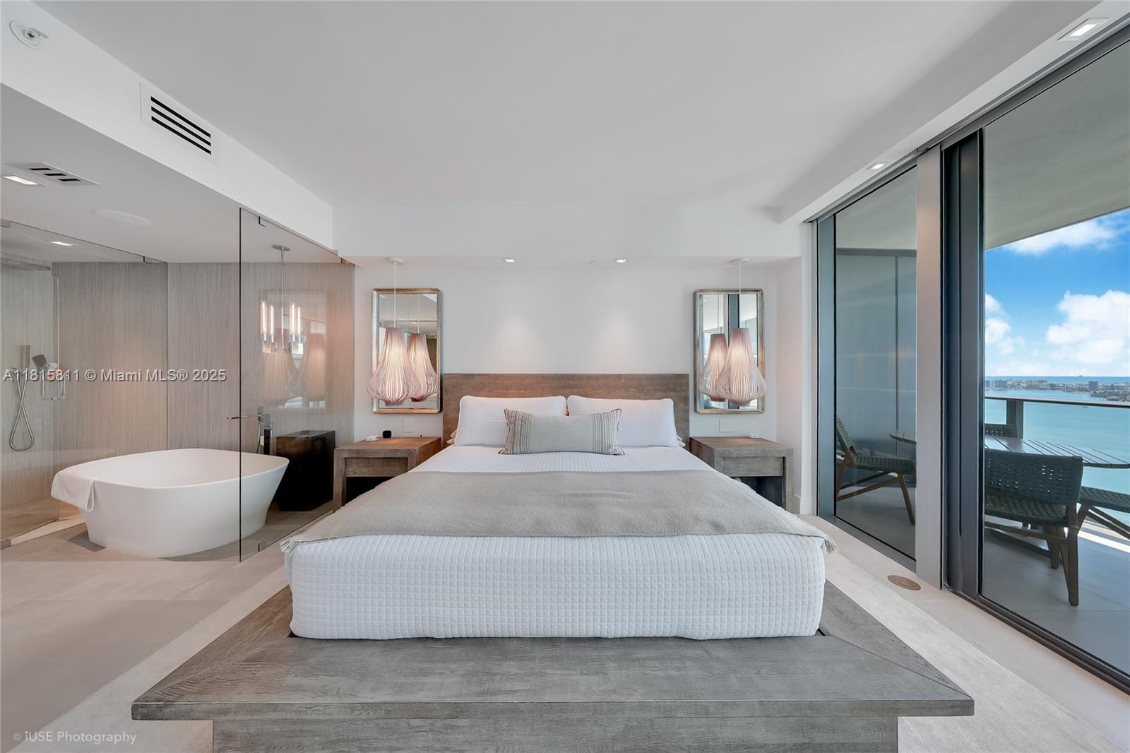 Condo for Sale in Miami, FL