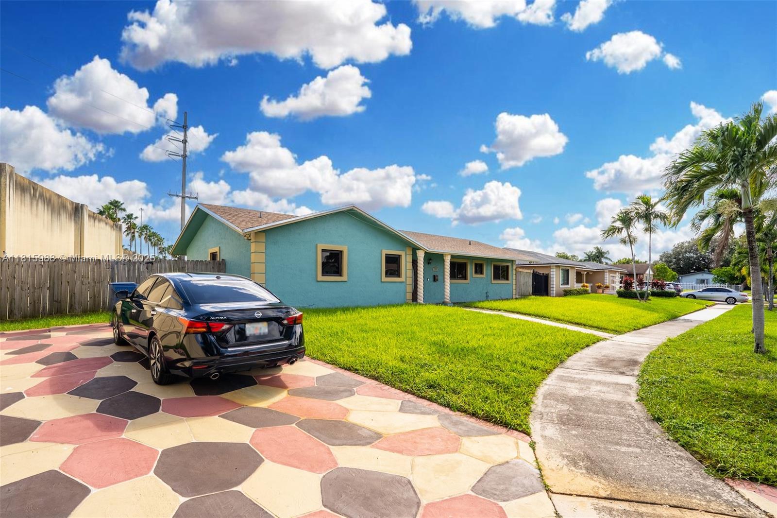 722 NW 170th St, Miami Gardens, Florida image 2