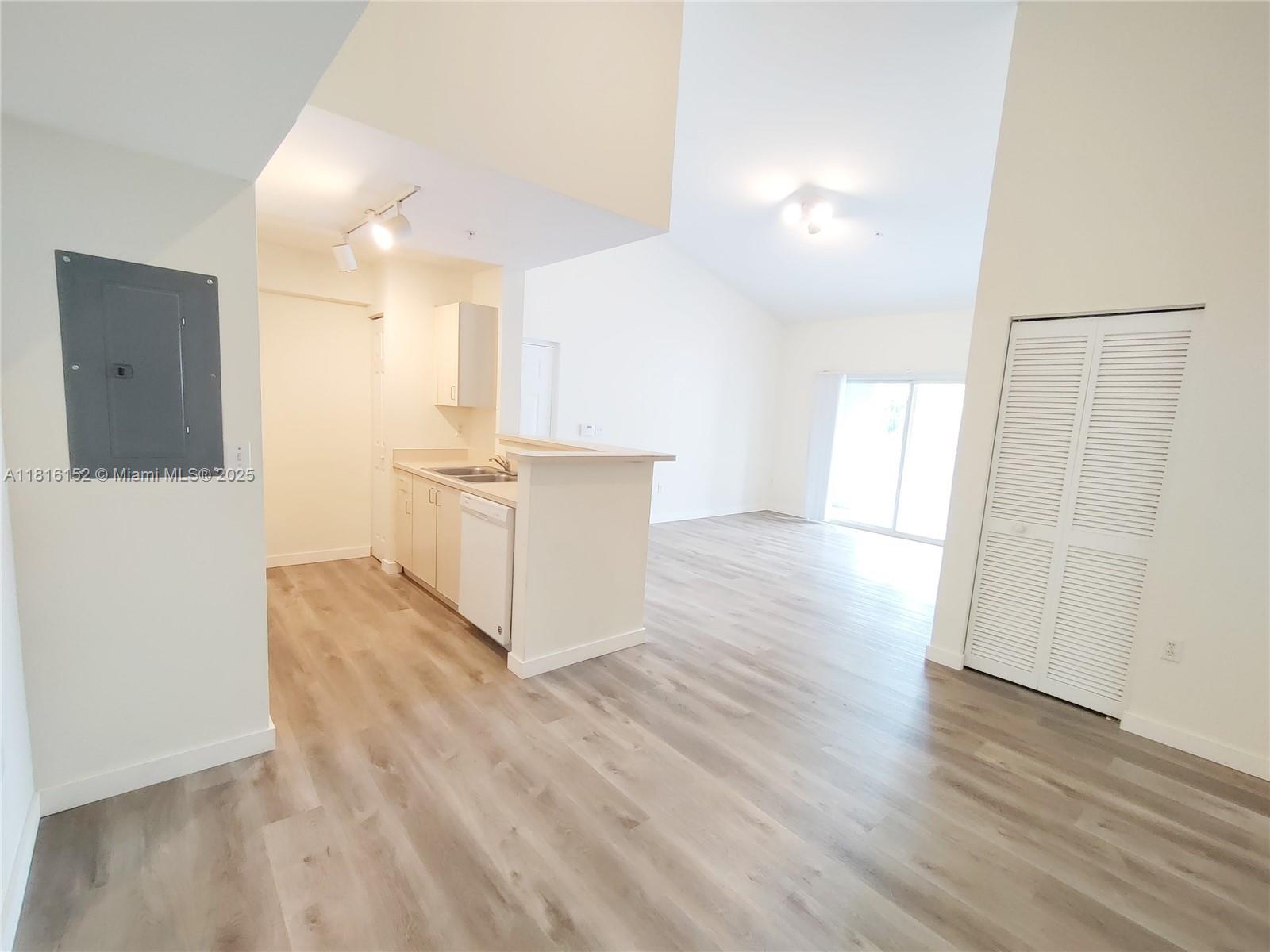 Property photo # 0