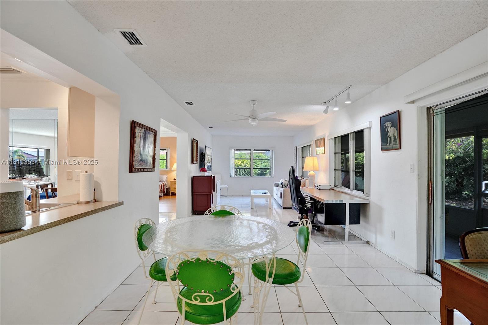 10106 NW 82nd St, Tamarac, Florida image 21