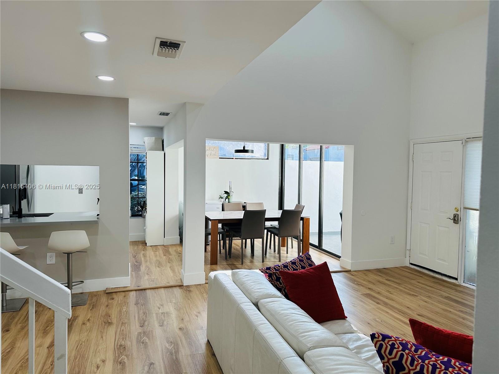 Property photo # 9