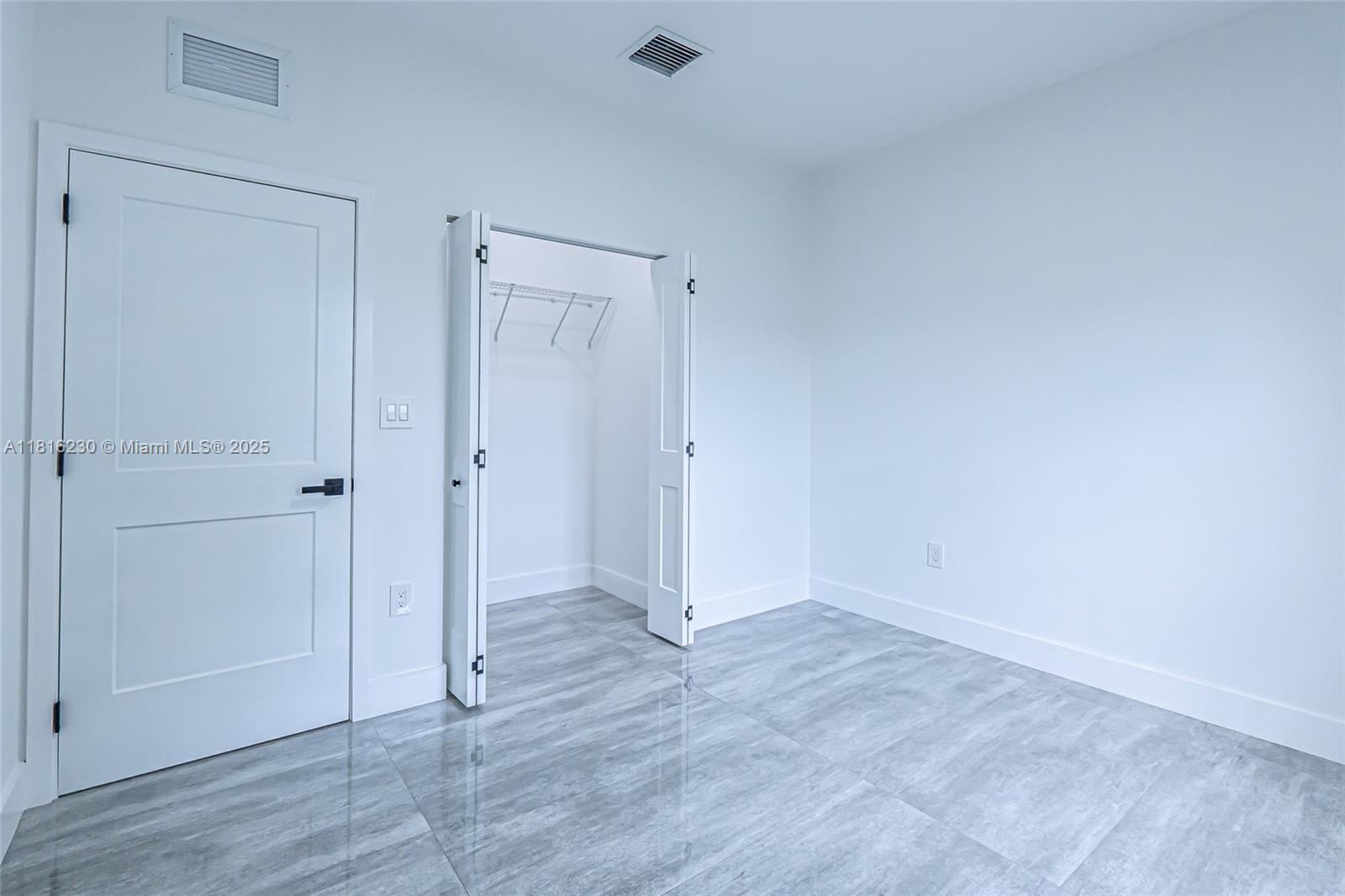 2725 NW 7th St, Fort Lauderdale, Florida image 26
