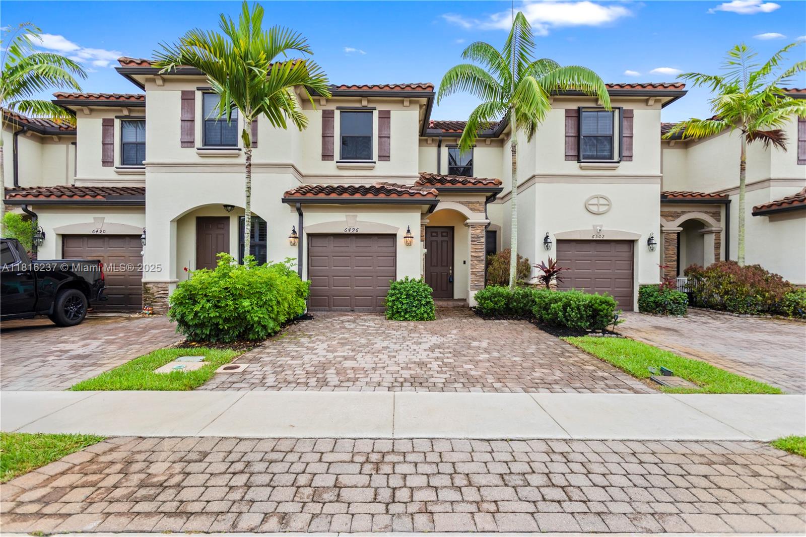 6496 S Anise Ct, Davie, Florida image 1