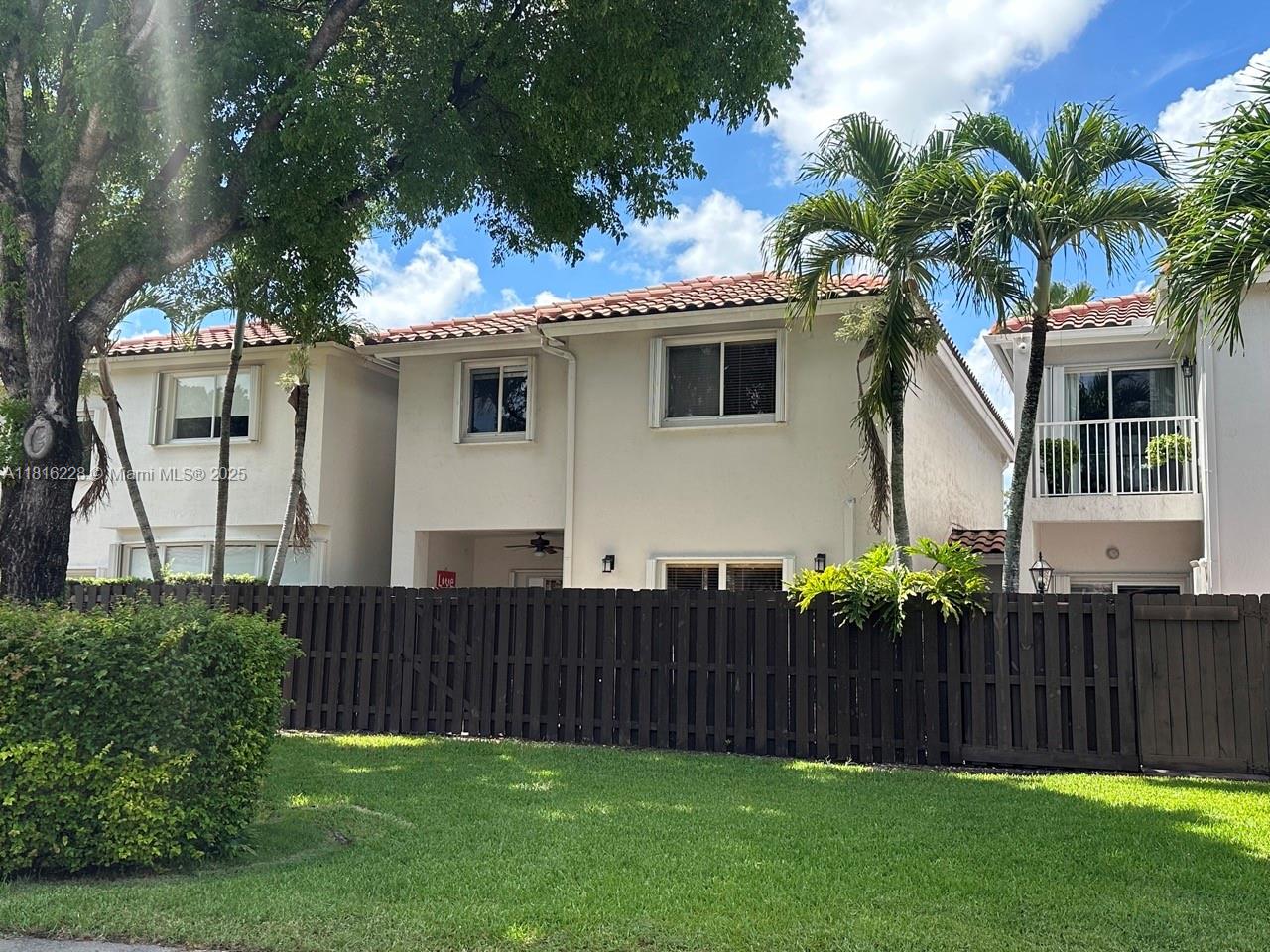 10914 NW 70th St, Doral, Florida image 46