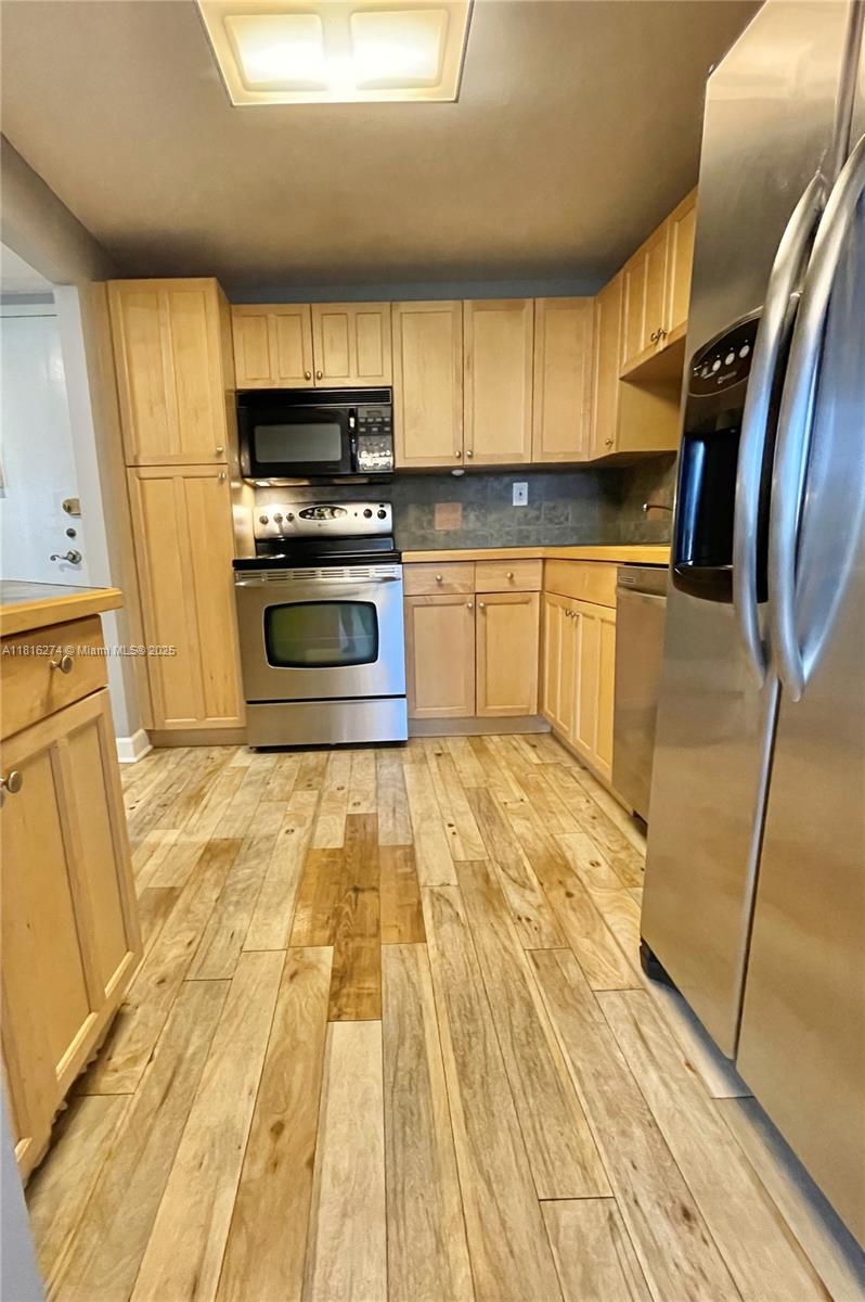 2751 Taft St #107, Hollywood, Florida image 3