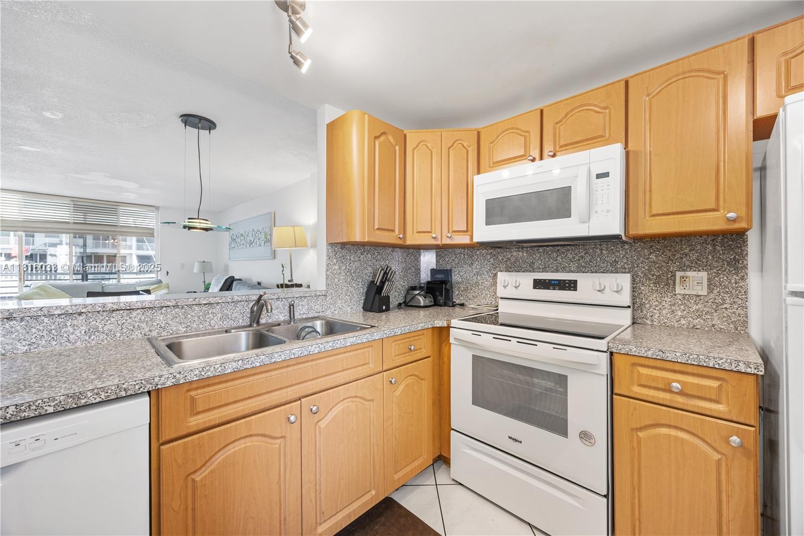 3550 NE 169th St #112, North Miami Beach, Florida image 3