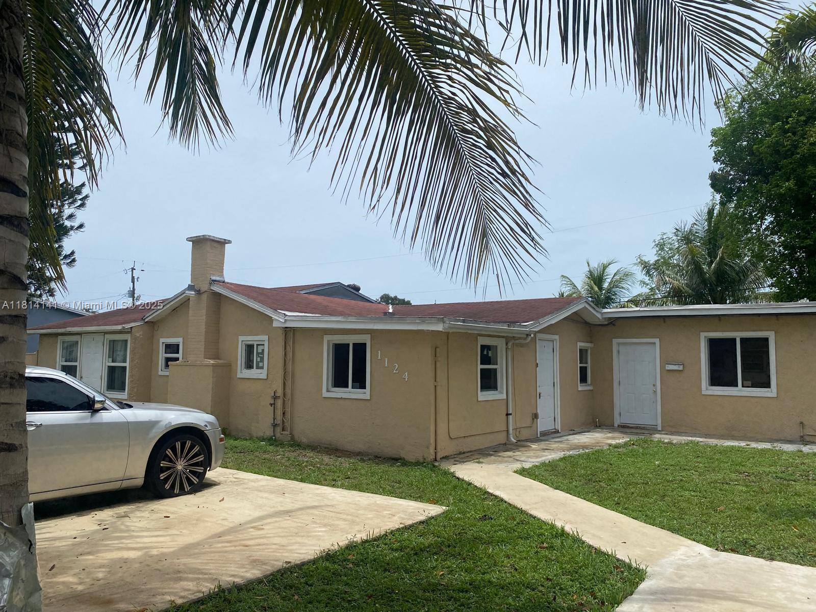 1124 NW 100th Ter, Miami, Florida image 2