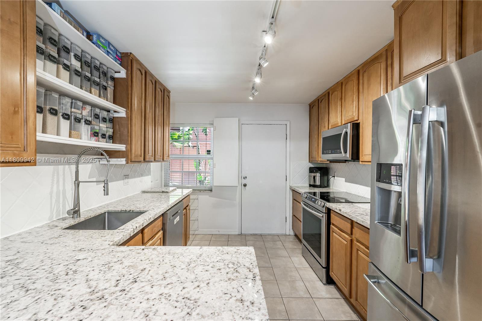 680 Tennis Club Dr #110, Fort Lauderdale, Florida image 2