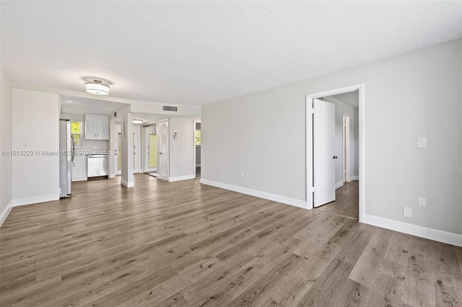 8060 N Sunrise Lakes Dr #103, Sunrise, Florida image 13