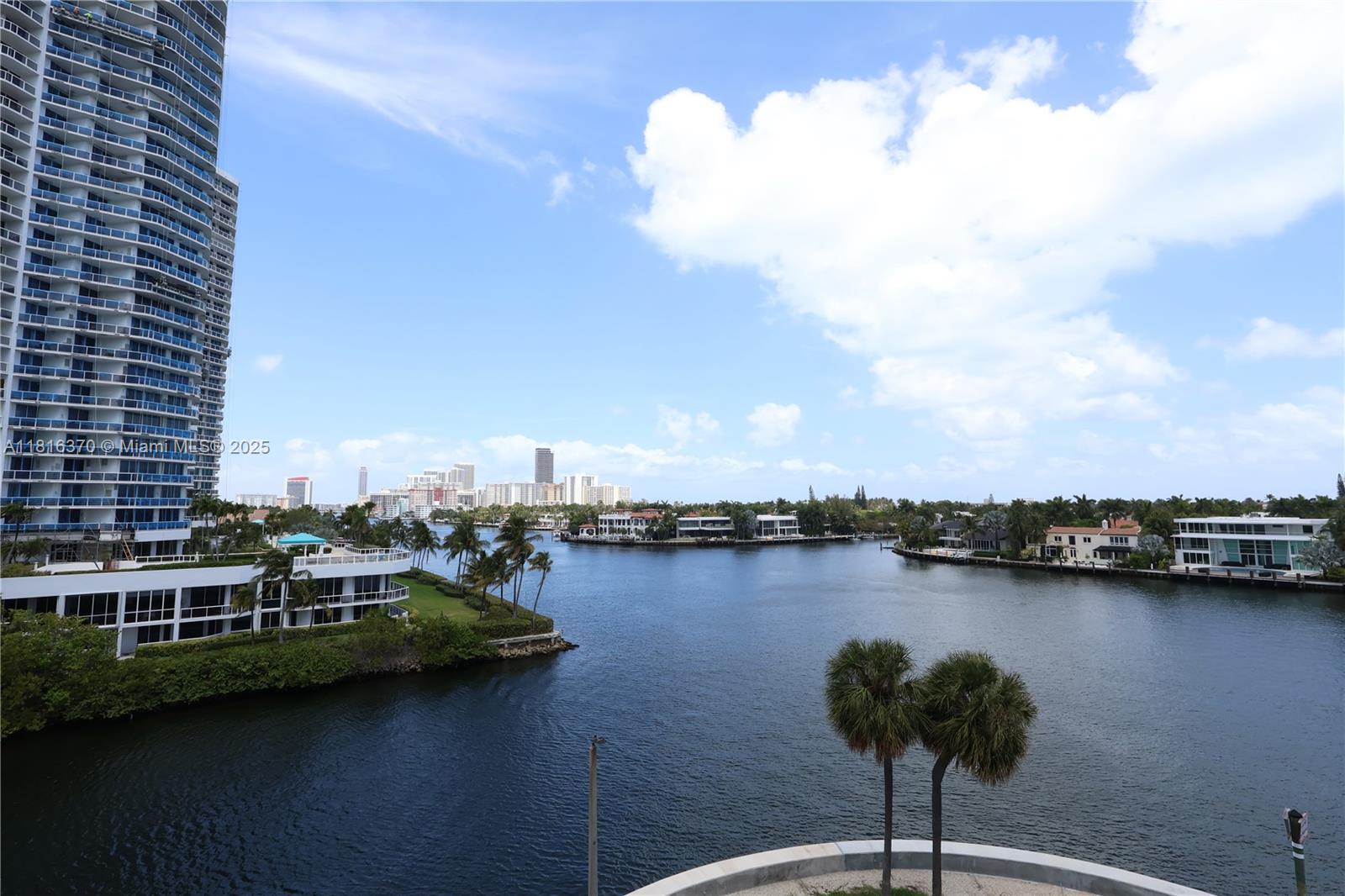 20515 E Country Club Dr #543, Aventura, Florida image 1