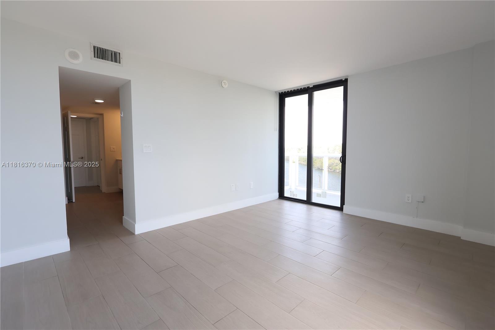 20515 E Country Club Dr #543, Aventura, Florida image 15