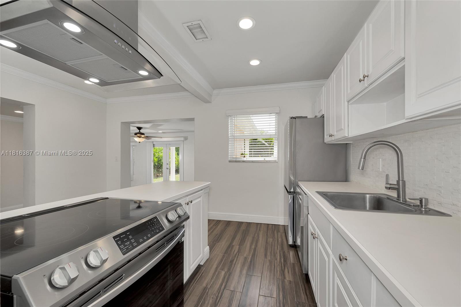 20515 E Country Club Dr #1841, Aventura, Florida image 3