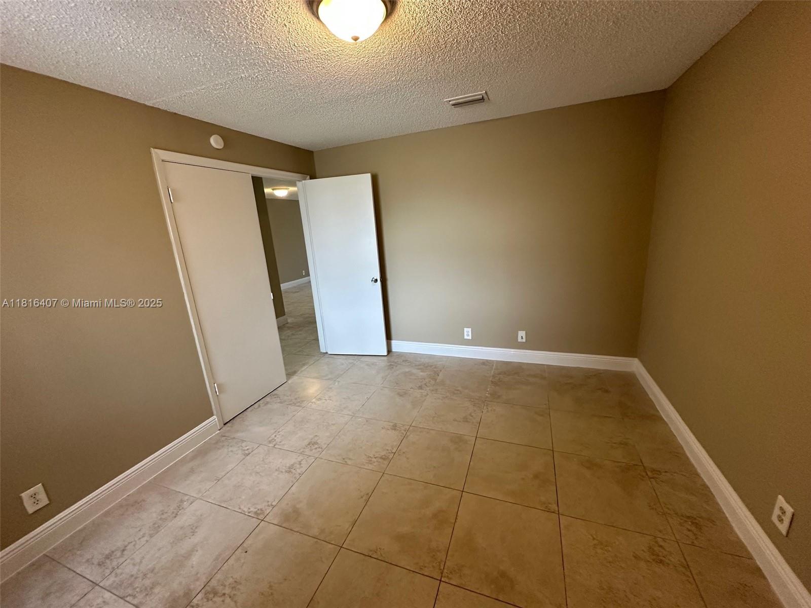 2541 NW 56th Ave #3-19, Lauderhill, Florida image 11
