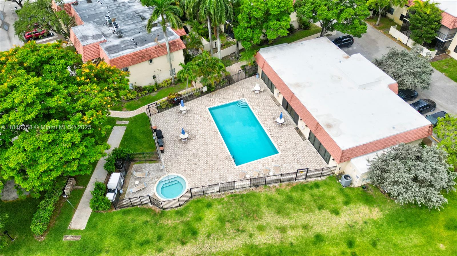 136 S Cypress Rd #323, Pompano Beach, Florida image 25