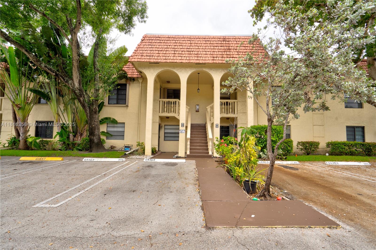 136 S Cypress Rd #323, Pompano Beach, Florida image 32