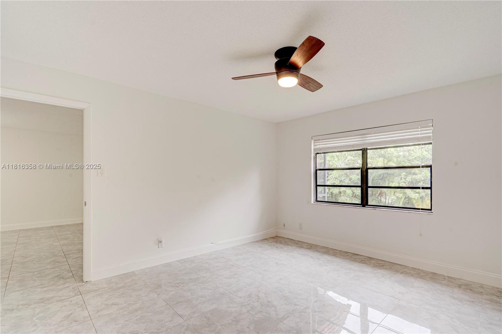 136 S Cypress Rd #323, Pompano Beach, Florida image 7