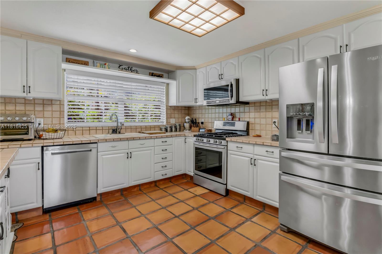 1110 Falcon Ave, Miami Springs, Florida image 17