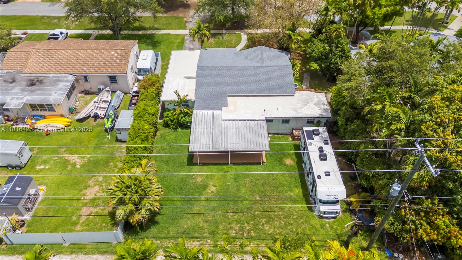1110 Falcon Ave, Miami Springs, Florida image 44