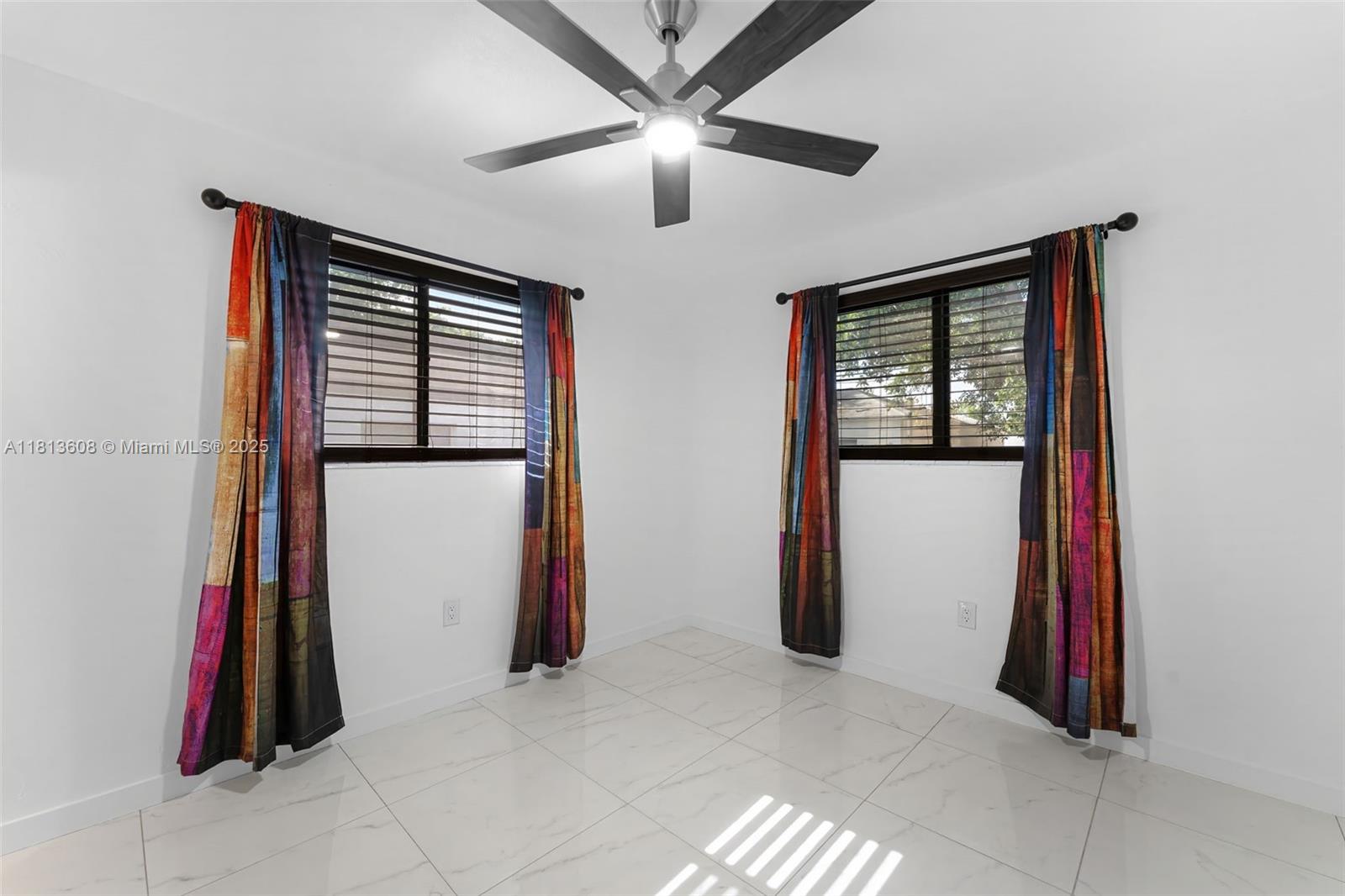 1960 NW 50th St, Miami, Florida image 16
