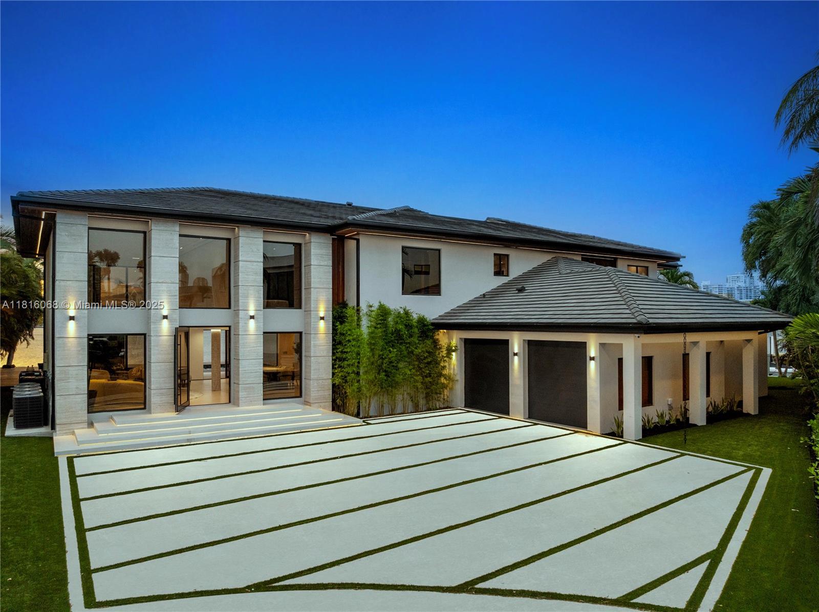 House for Sale in North Miami Beach, FL