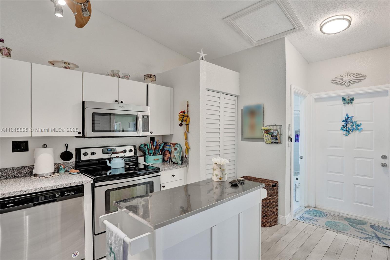 729 NW 47th Street, Deerfield Beach, Florida image 8