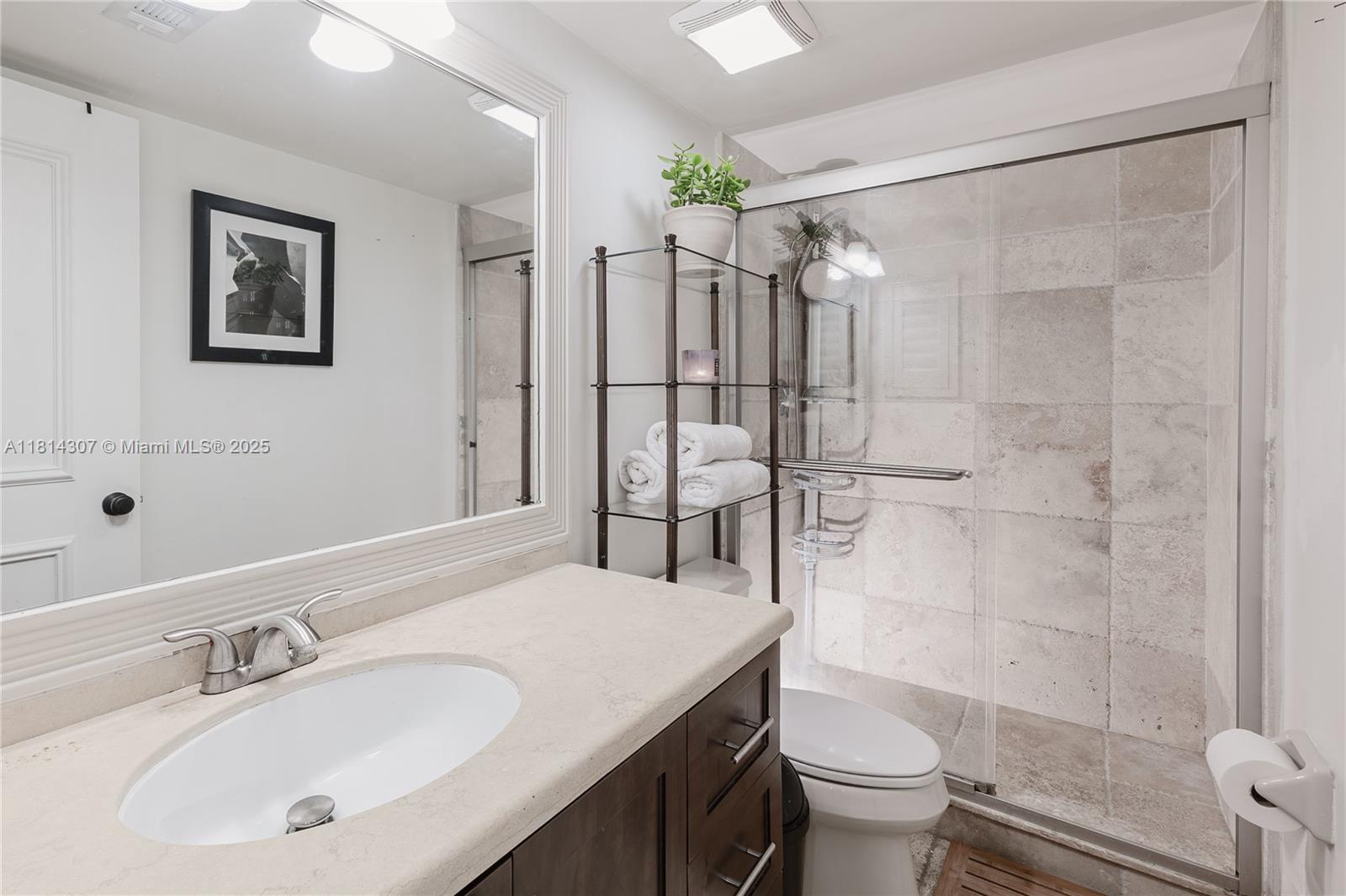 110 Lake Emerald Dr #204, Oakland Park, Florida image 17