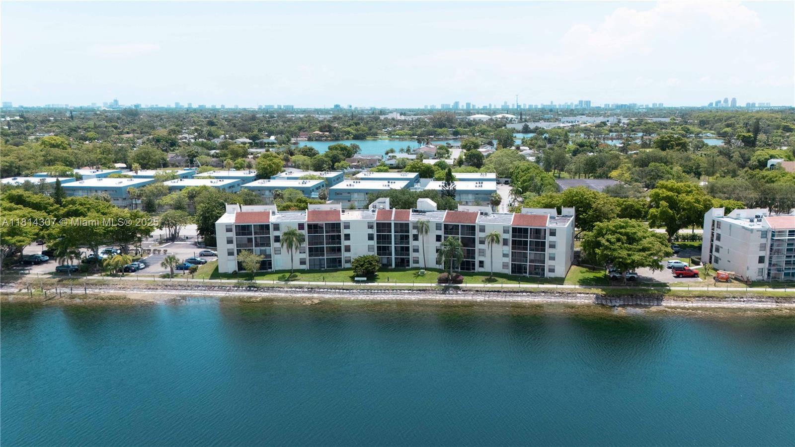 110 Lake Emerald Dr #204, Oakland Park, Florida image 30