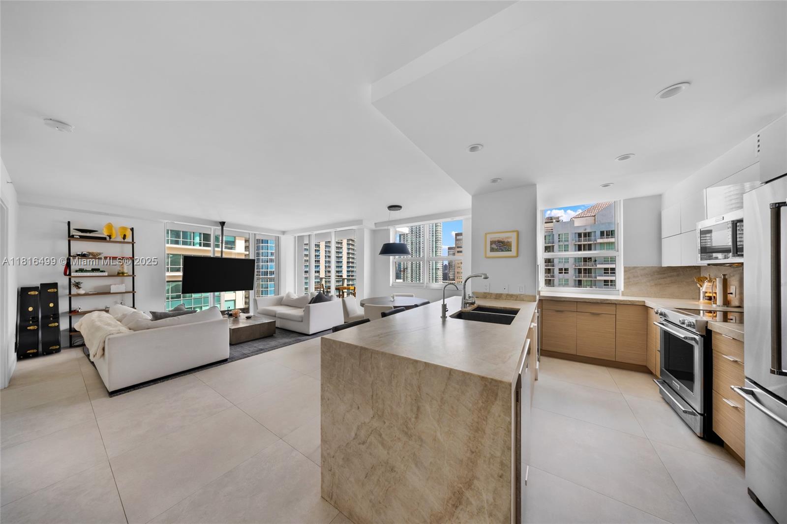 Condo for Sale in Miami, FL