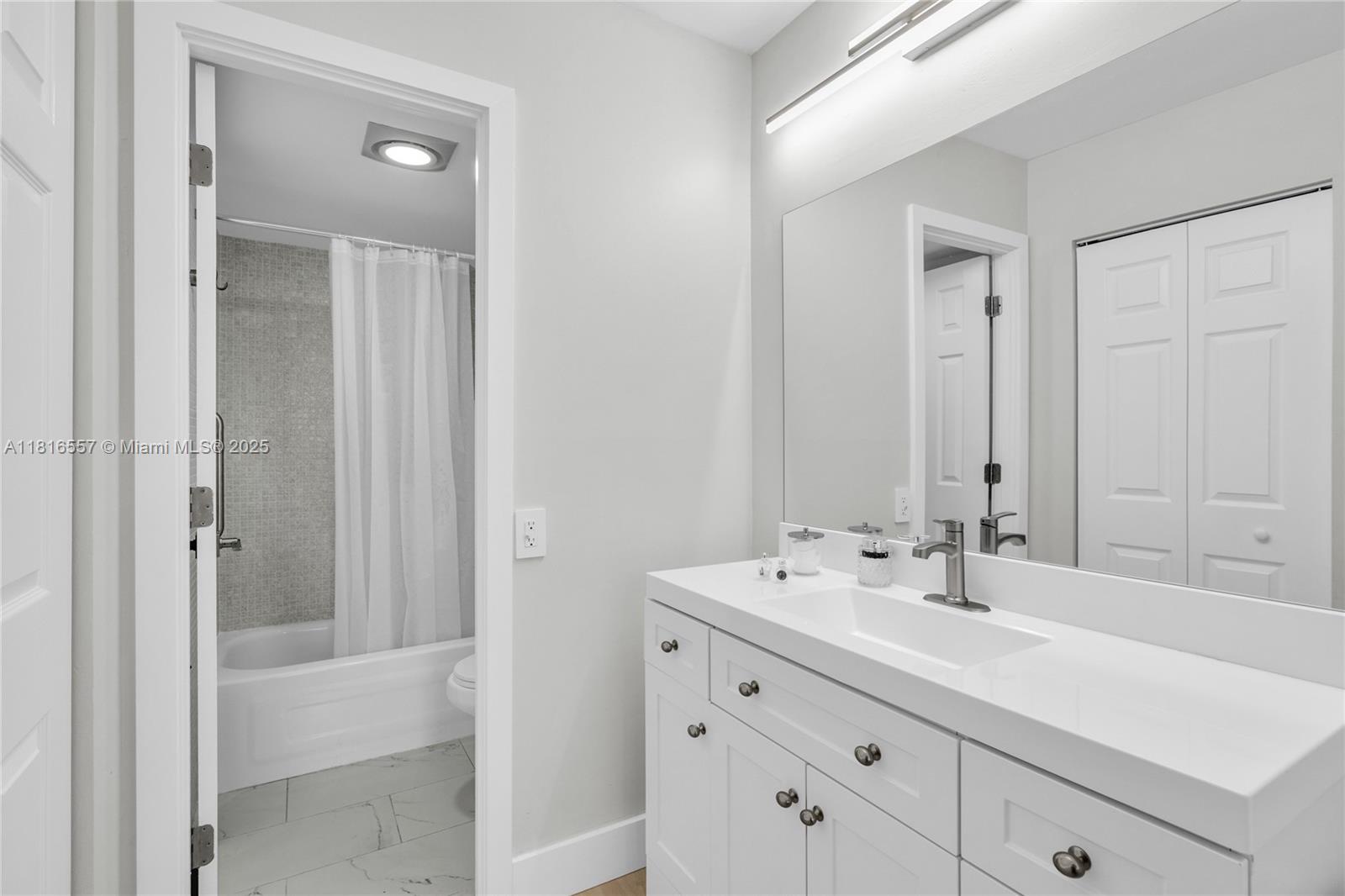 9091 Lime Bay Blvd #211, Tamarac, Florida image 25