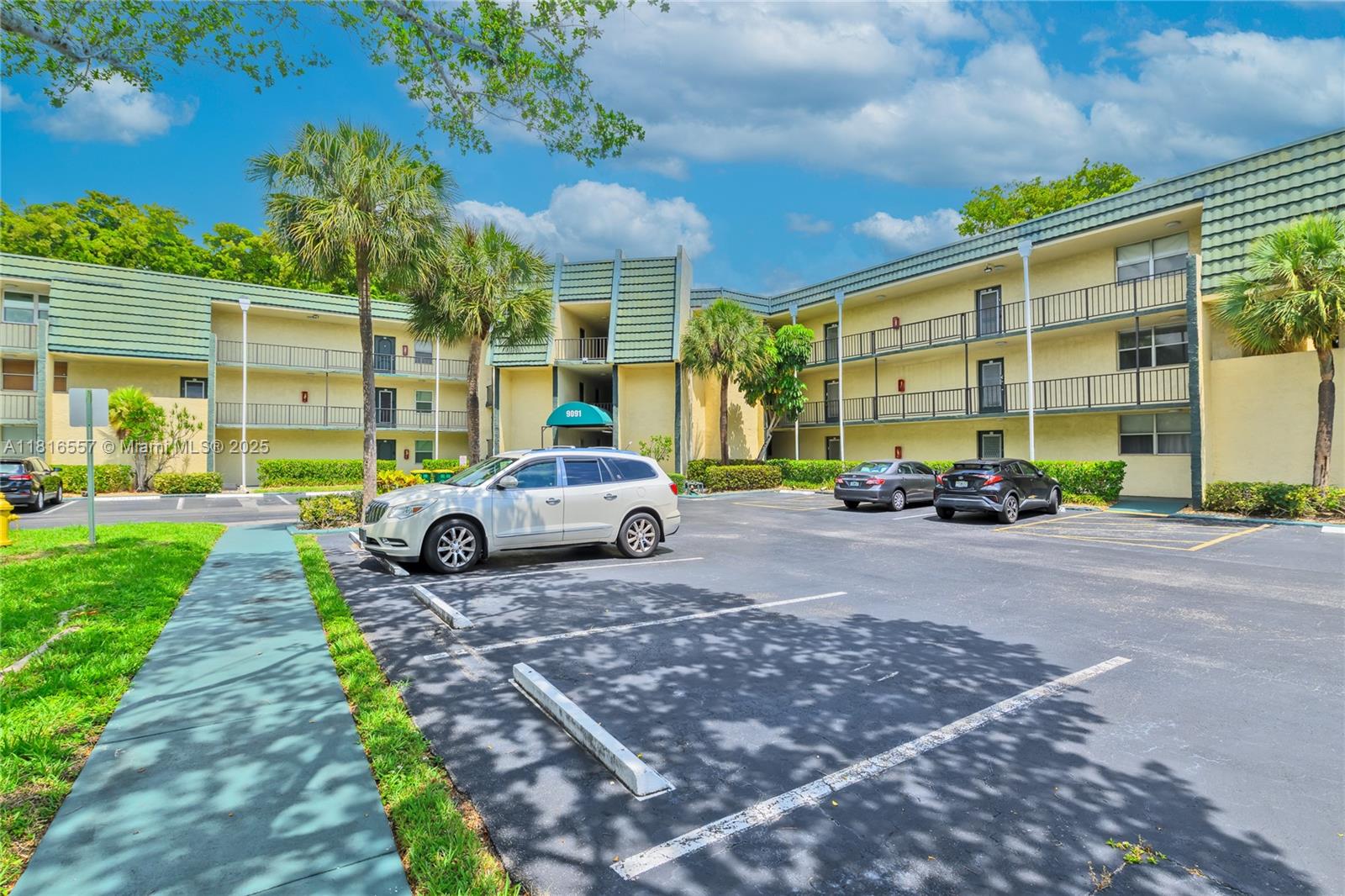 9091 Lime Bay Blvd #211, Tamarac, Florida image 3
