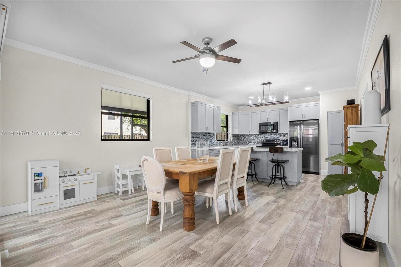 628 SE 37th Pl, Homestead, Florida image 6