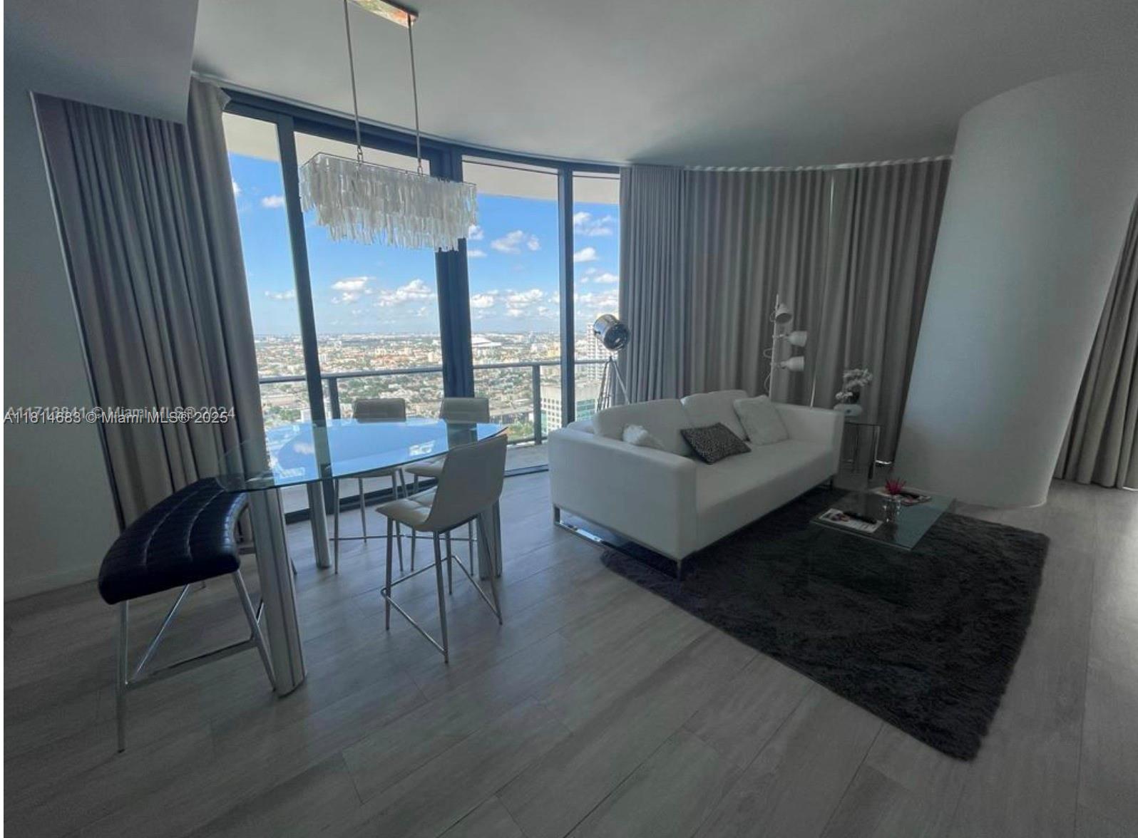 Apartamento para Alugar em Miami, FL