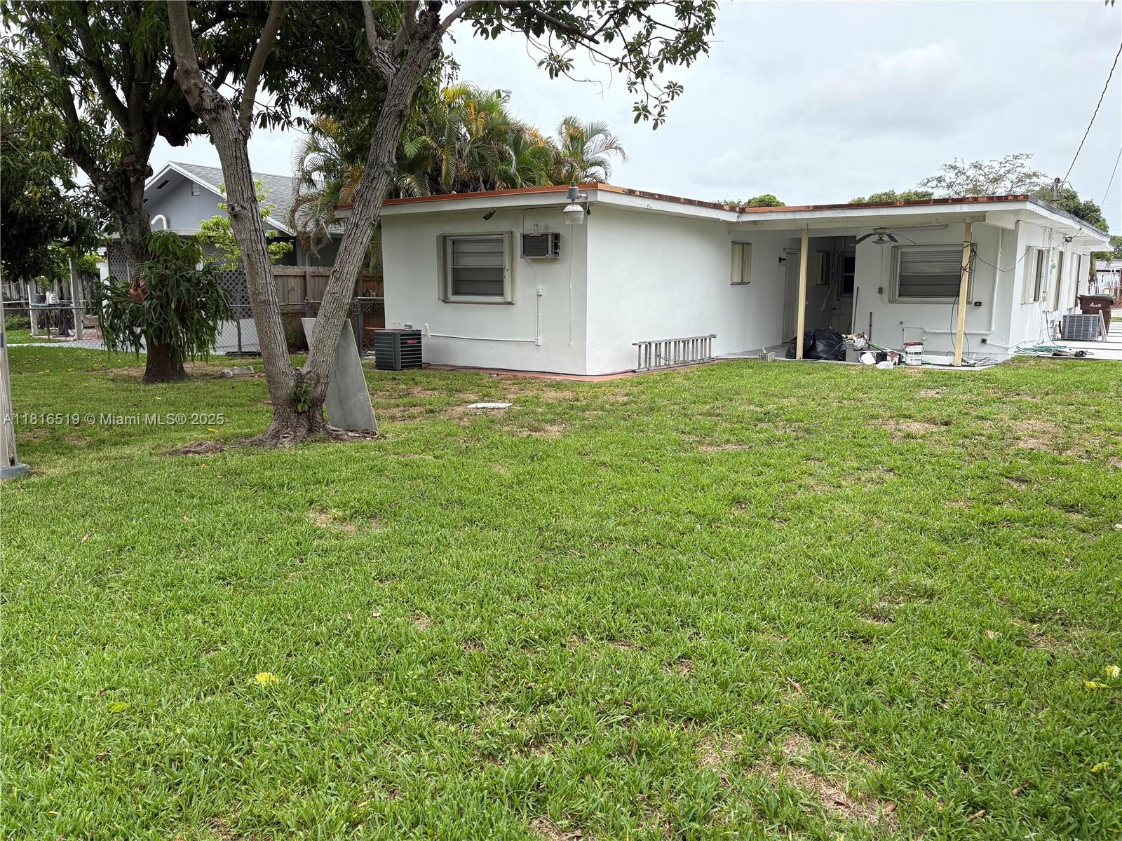 661 E 44th St, Hialeah, Florida image 9